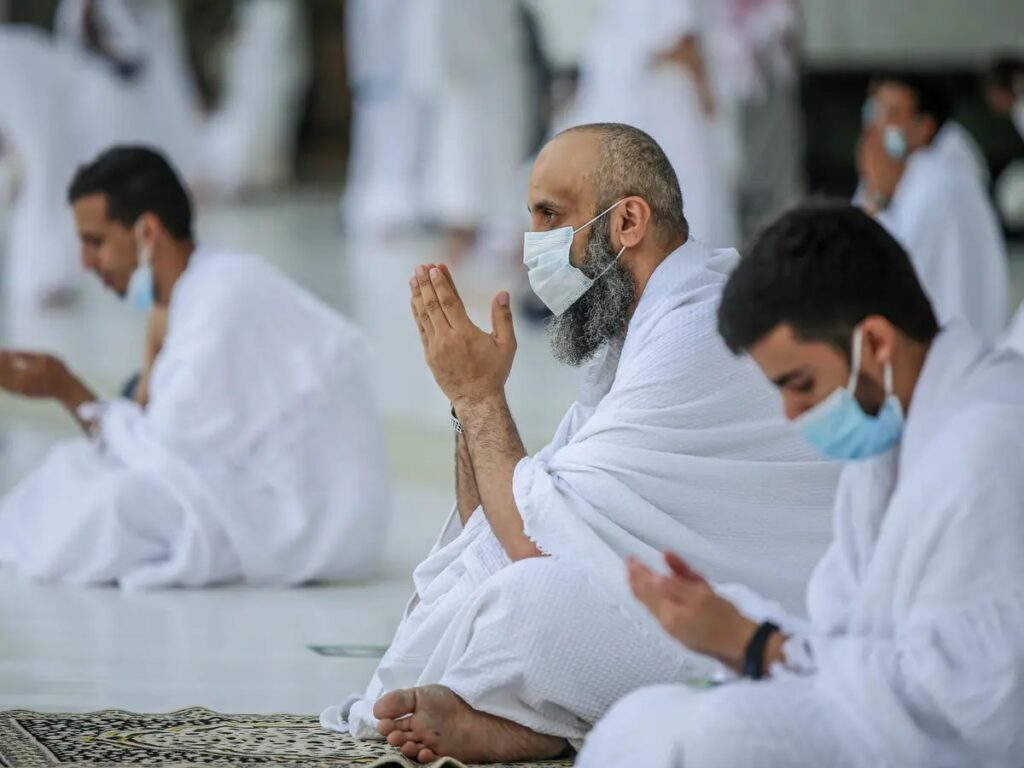 Saudi advises Umrah pilgrims to wear masks as new Covid variant spreads