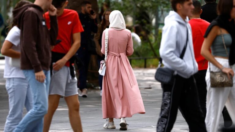 French schools turn away girls wearing Abayas as Muslim rights group challenges ban