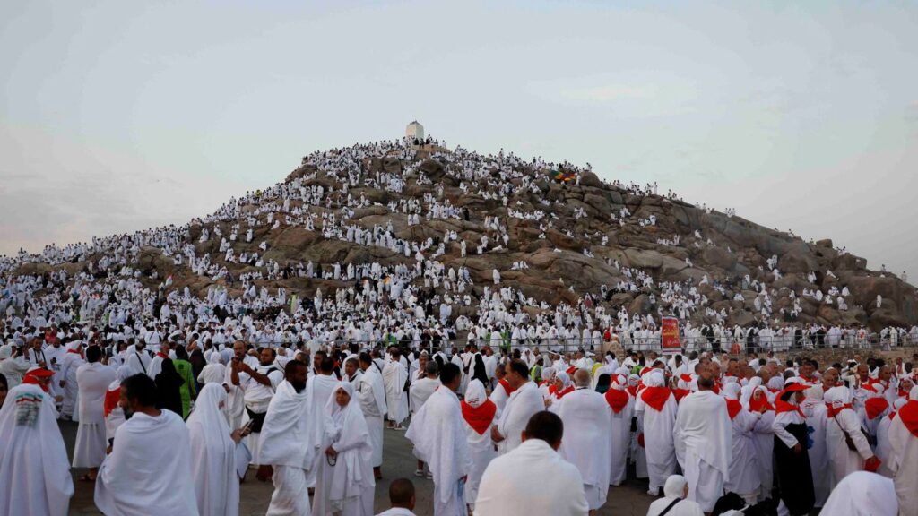 Hajj: Mother and son inseparable – even in death